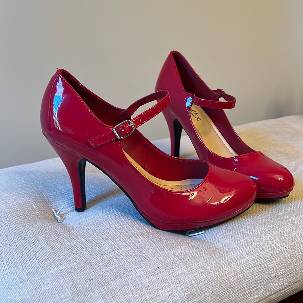 Red patent leather 4 inch heels!